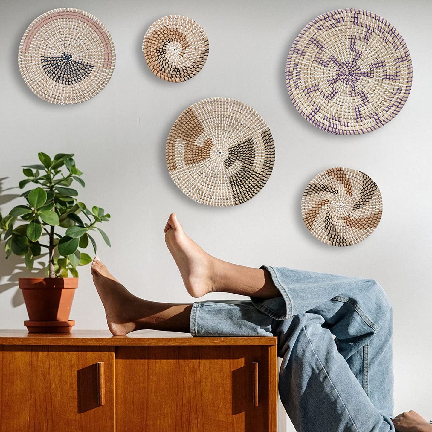 HNHMT Wall Basket Decor, Set of 5 Woven Basket Wall Decor, Handmade Hanging Wall Basket for Living Room or Bedroom, Unique Boho Wall Art.