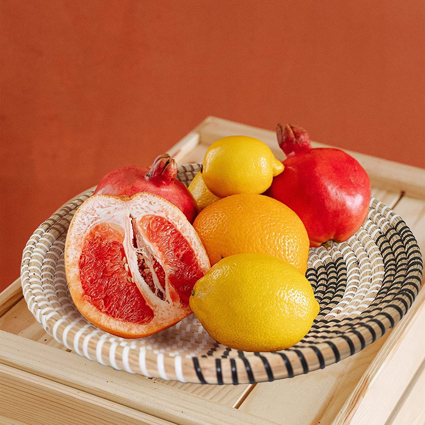 HNHMT Wall Basket Decor, Set of 5 Woven Basket Wall Decor, Handmade Hanging Wall Basket for Living Room or Bedroom, Unique Boho Wall Art.