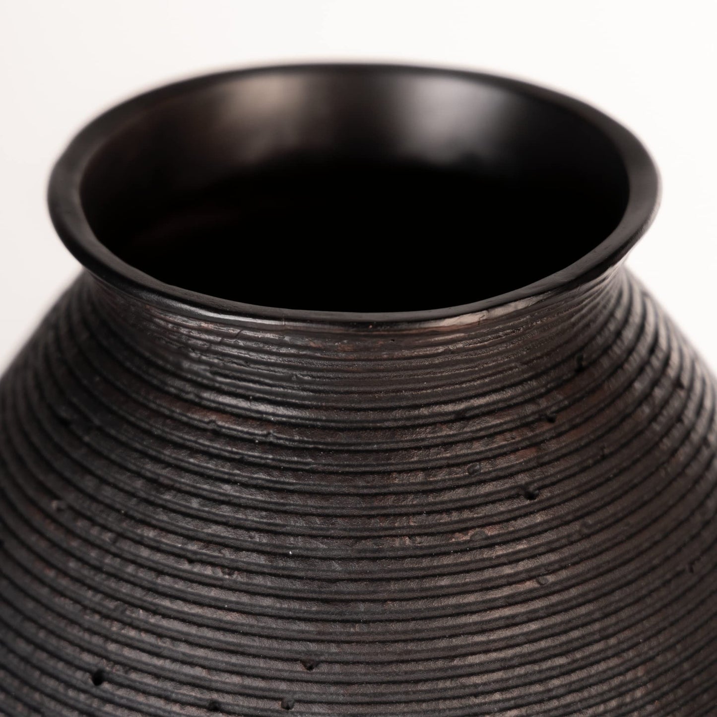 Signature Design by Ashley Hannela 17" Modern Distressed Polyresin Vase, Antique Brown