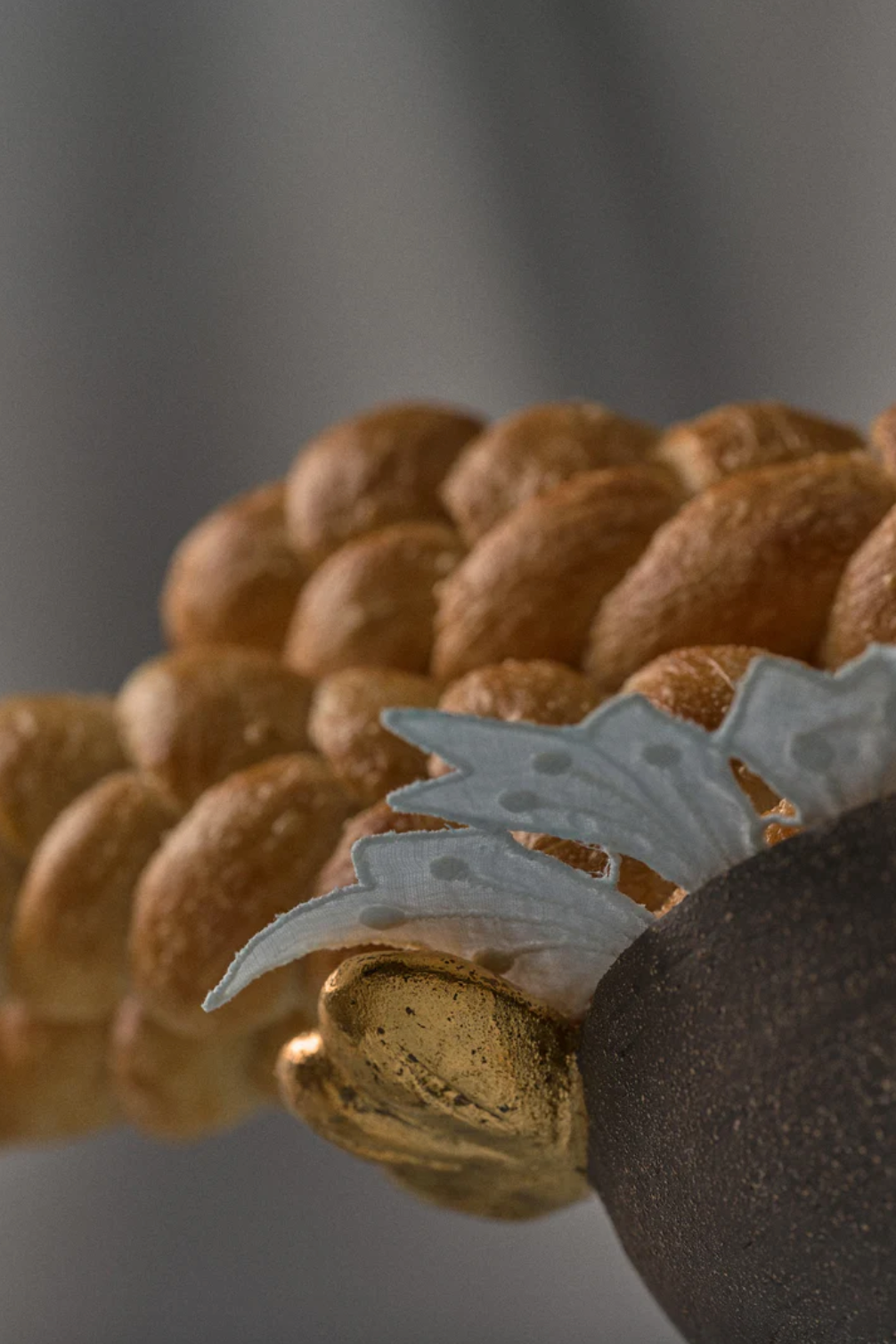 Stoneware Fruit Bowl "Pumpernickel" with Gold Leaves